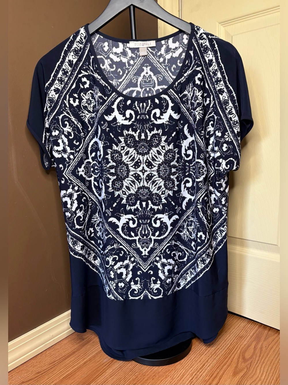 Roz & Ali Navy and White Bandana-Print Short Sleeve Top